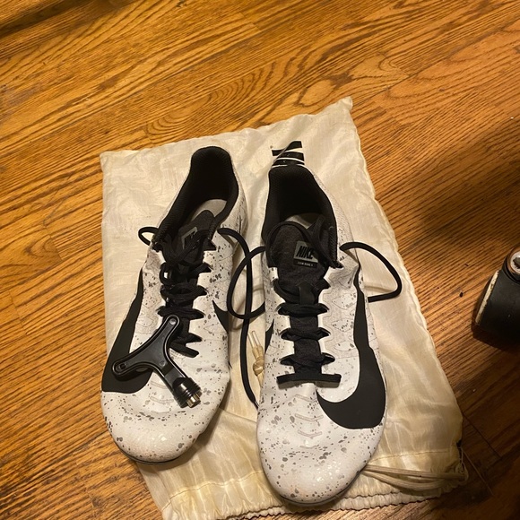 Track spikes with new spikes. Spike key included. Bag included. Size- men’s 11.5 - Picture 3 of 4